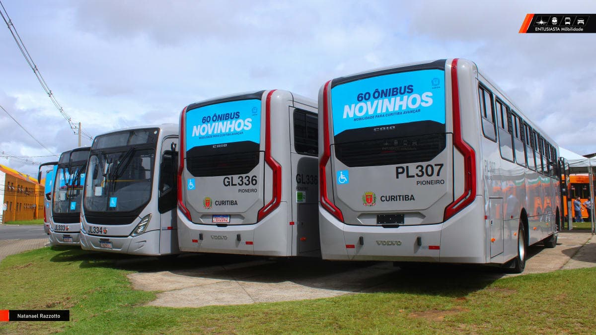 60 Novos ônibus são entregues para Curitiba no Parque Cambuí