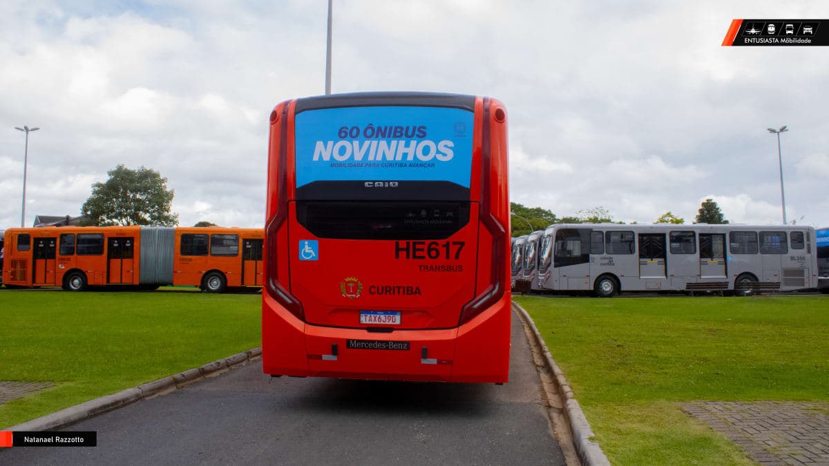60 Novos ônibus são entregues para Curitiba no Parque Cambuí