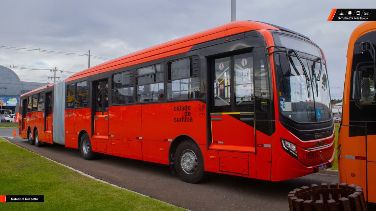 60 Novos ônibus são entregues para Curitiba no Parque Cambuí