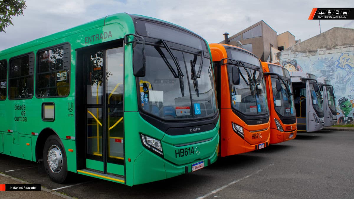 60 Novos ônibus são entregues para Curitiba no Parque Cambuí