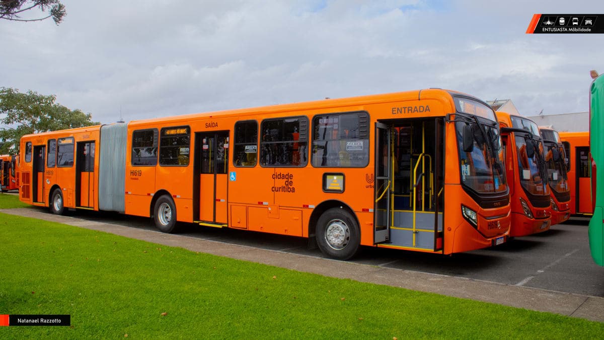 60 Novos ônibus são entregues para Curitiba no Parque Cambuí